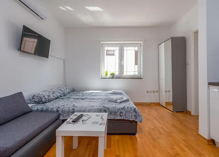 Cozy In With Wifi Apartament *